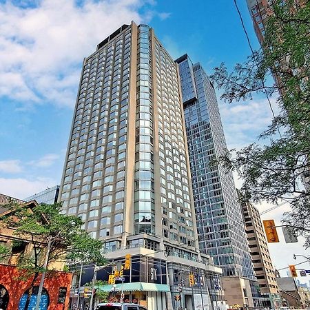 University Of Toronto Utsg Suites المظهر الخارجي الصورة