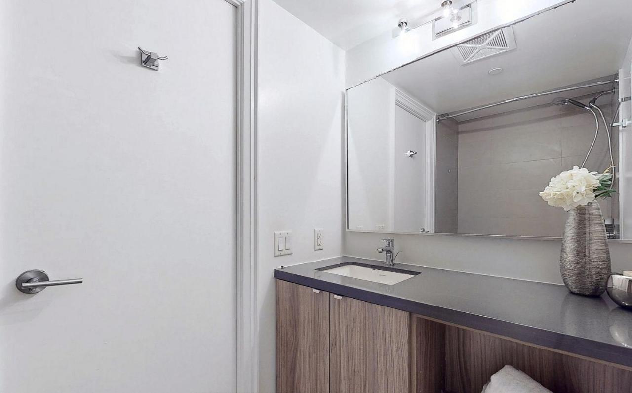 University Of Toronto Utsg Suites المظهر الخارجي الصورة